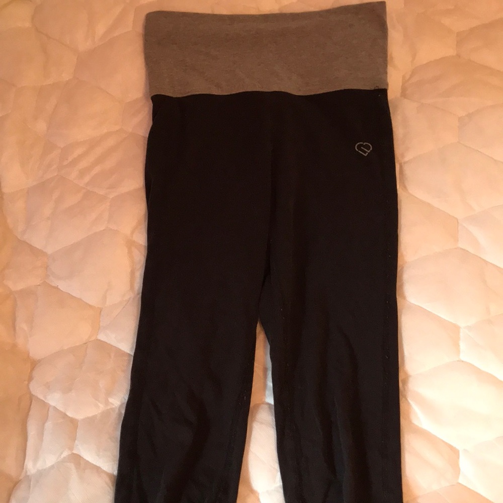 Aeropostle black capris